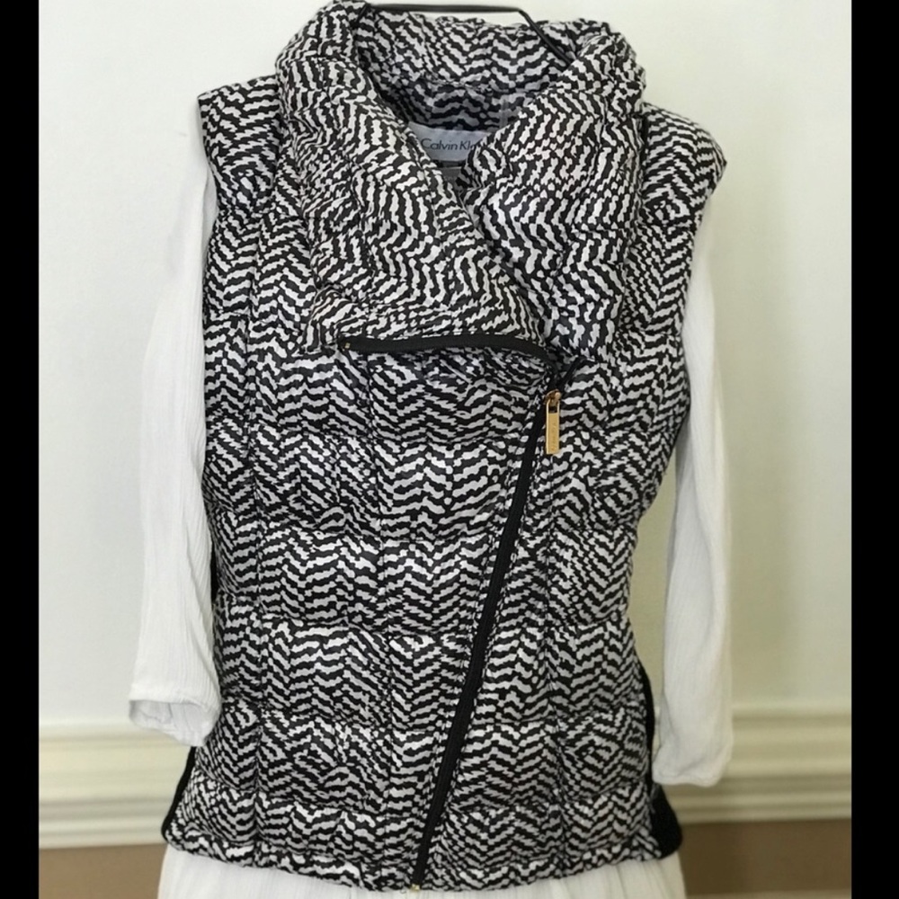 CALVIN KLEIN SLEEVELESS PUFFER VEST